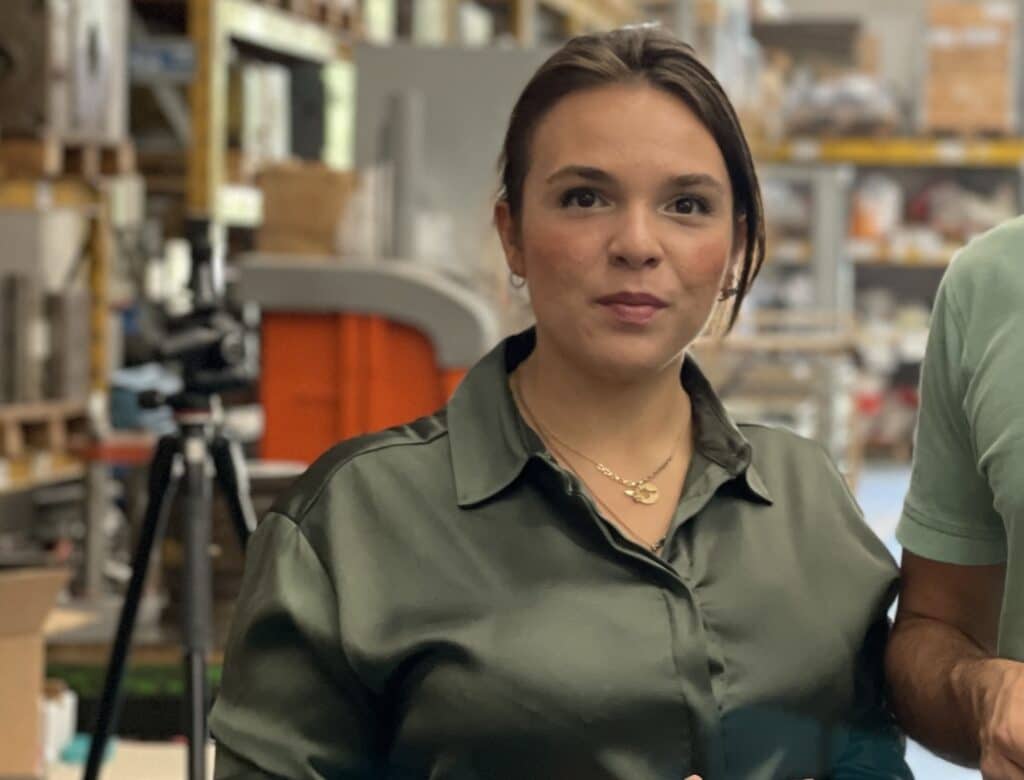 Valentina in fabbrica da cliente per MATIX