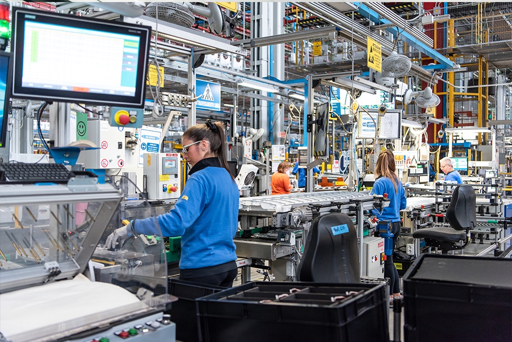 Dalla lavagna magnetica alla fabbrica connessa: il viaggio di Electrolux insieme ad AzzurroDigitale
