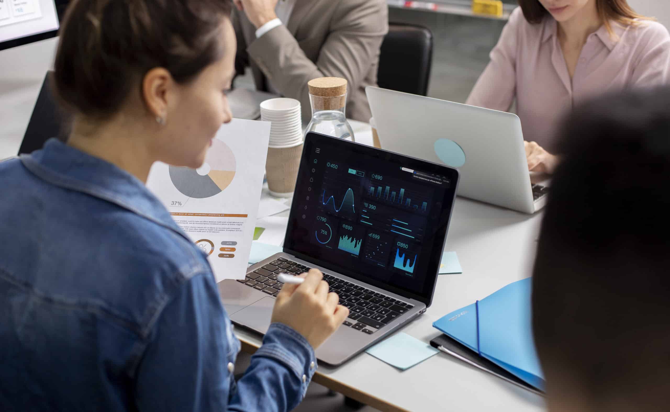 laboratorio-informatico-moderno-e-attrezzato